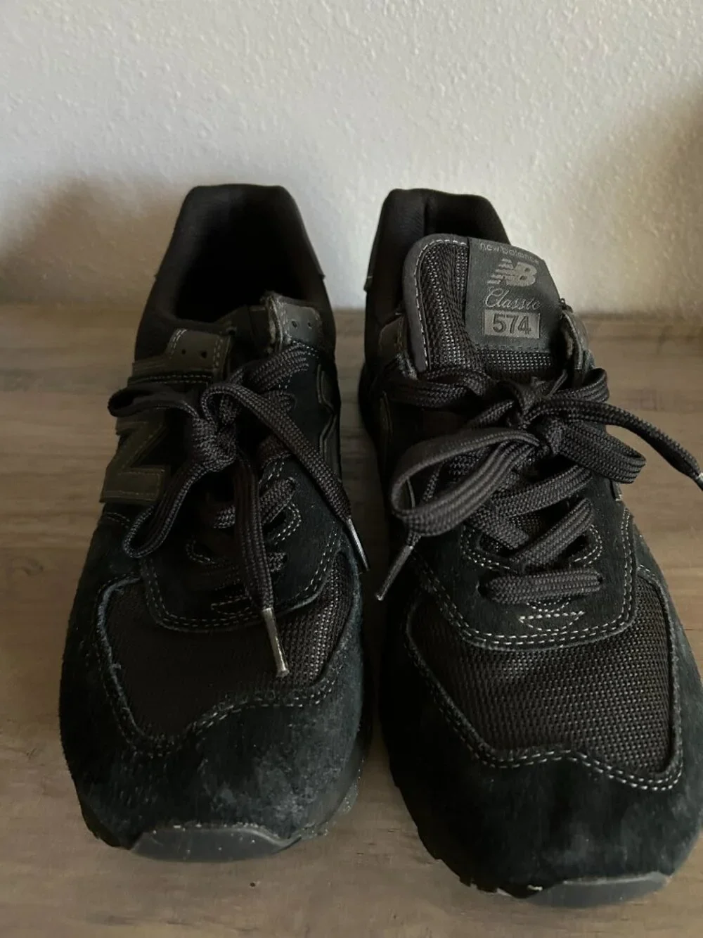Men's 9.5 New Balance Classic 574 All black